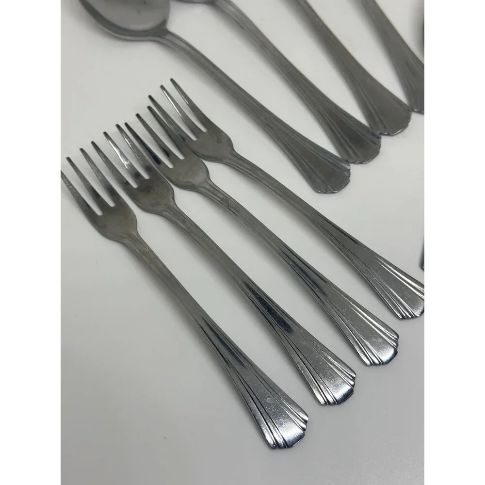 VTG Ambridge‎ Stainless Flatware Set of 12 | Classic Pattern Silverware USA Made